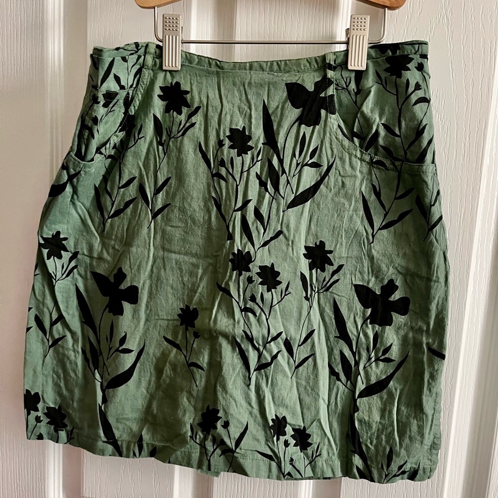 Cotton Green and Black Floral Mini Skirt